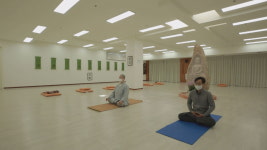 편안한 명상 위한 요가 배워보세요