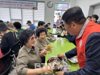 문현노인복지관, 어버이날 다채로운 행사 펼쳐