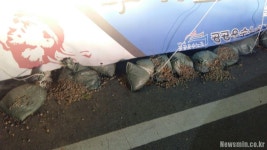  김천시 4급 공무원, 시청 앞 비정규직 천막농성장 훼손 논란 