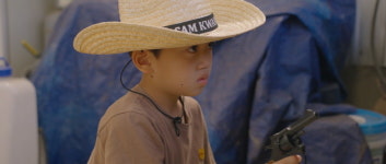 [무비053] ‘OK목장의 결투’, 서부극의 정서를 소환하는 한국적 현실의 우화