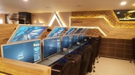 스타덤PC방, 헤드업 모니터 공급