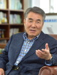 이창희 진주시장, 근무시간에 조심스레 향한 곳은 목욕탕? 개운한 표정으로 나와
