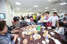 정성 깃든 삼계탕으로 무더위 이겨내세요