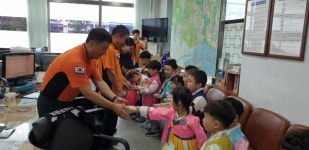 마전어린이집, 추석 맞아 경찰지구대 및 소방서 등 방문해 감사의 마음 전달