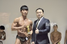 남자 스포츠모델 일반부 송재욱 선수 가 1위의 영광 안았다