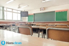 학교 청소 전문 업체 한스클린, 전문 청소 장비 이용한 학교 클리닝 진행