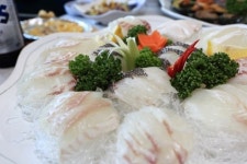 제주도 애월해안도로 드라이브 후 맛집 방문하는 여행객 多