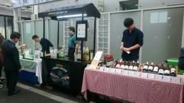 전통시장에 와인이? 한국와인소비자협동조합 X 홍성시장, 전통시장과 청년, 사회적 기업의 따뜻한 상생