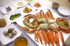 [전국맛탐방] 강원도 봄 여행, 산과 바다가 어우러진 속초여행에 필수코스 대게 맛집