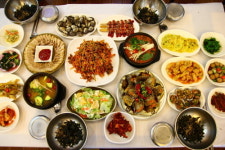 [미식산책] 순천만에서 즐기는 싱싱함의 향연, 꼬막 맛집에서 힐링을
