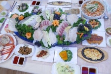 [맛가이버] 속초 맛집 왕건횟집, 다채로운 스끼다시와 싱싱한 활어회 제공해 눈길