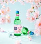 다가오는 벚꽃시즌 주류·음료업계, 봄 특수 겨냥한 상품 제안