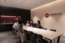 [Interview] 국내 와인 애호가들을 위한 특별한 스토리지 서비스, 와인뱅크(WINEBANC) 창립자 마이크 헤그백(Mike Hagbeck)