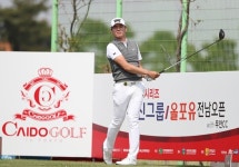 [포토-KPGA] 드라이브샷을 날리는 이정환