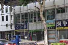 청주시 병원 신축공사, 옆 건물 붕괴 위험ㆍ시민 불편 가중