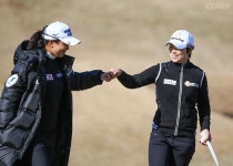 ING생명 박인비 골프대회, 국내팀 역전 반격 매섭다...팀워크 승리