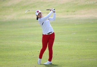 [KLPGA] 교촌 허니오픈, 장수연 이틀 연속 선두 '침착하게 4승 도전