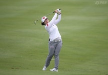 [KLPGA] 롯데칸타타, 김지현2 공동 3위 선두와 타수 차 커 버디 많이 잡아야