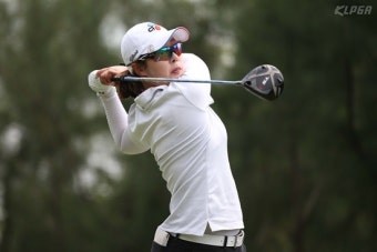 [KLPGA] 효성 챔피언십 2R, 박지영 2위...이틀 연속 노보기 