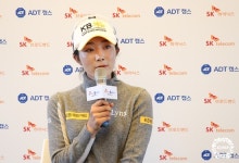 KLPGA 투어 최종전, 디펜딩 챔피언 안송이 홀인원 잡고 단독선두 