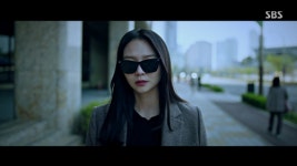 모범택시 이솜, 선글라스 패션 돋보여