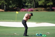 [포토-마스터즈] 드라이빙 레인지에서 연습에 몰두하는 타이거 우즈