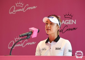 KLPGA 투어 첫날, 윤이나 단독 선두 