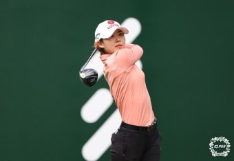 KLPGA 투어 3R 황유민 1점차 선두...방신실 추격 '장타 신인' 우승 경쟁