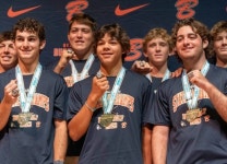 찰리 우즈의 벤자민 골프팀, 주 챔피언십 반지 받아… 아버지 타이거 참석