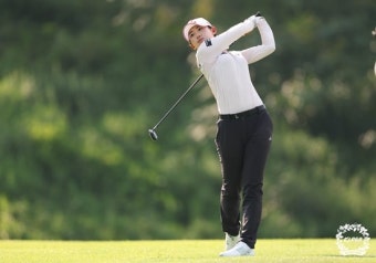 이다연 선수, KLPGA 투어 더헤븐 마스터즈 대회서 중간 선두로 우뚝!