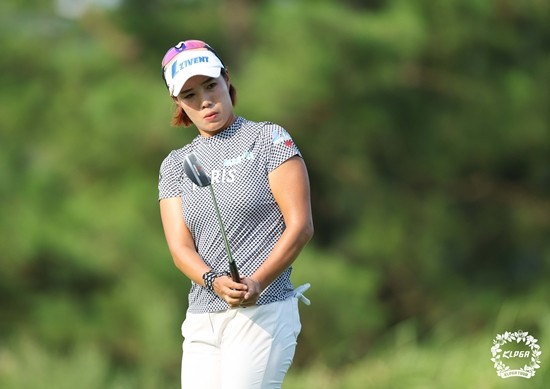 KLPGA 오로라월드 레이디스 챔피언십, 서어진·최민경·김리안 선수들 공동 선두 도전