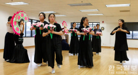 “전통무용으로 한국 알리는 첨병”