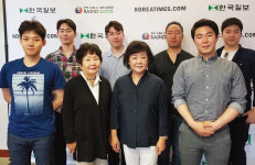 클래식 보컬 ‘유엔젤보이스’와 함께 축하”