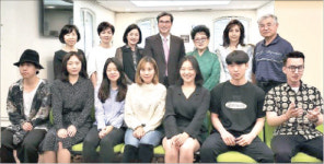 “특별기획전 보러 오세요”
