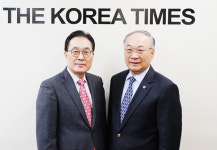 요양원 한인노인들 음악으로 위로