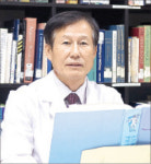 “봉사하기 위해 침·뜸 배운 것 인연” 공격 헬기 조종사  한의학 박사 받아