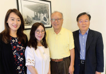 모든 동문들과 합창하는‘영광’