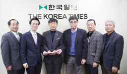 “고향 주민들 힘 내세요”