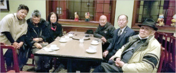 “노인아파트에 설 떡국 배달”