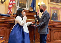 아이린 신 의원 한복 입고 선서식