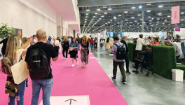 평년작 매출 아쉬움…여름 추계 매직쇼에 ‘올인’