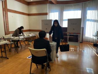 [20대 한국 대선 재외투표 시작] “한국 대통령 내손으로”