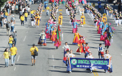 화려한 꽃차·전통문화… 당당하고 힘찬 전진