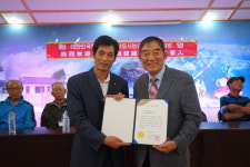 국경 넘나들며 20년 이어온 뜨거운 우정