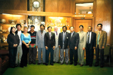 30개국에서 사랑받는 실내스포츠 까롬아세요?