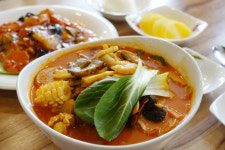 칭찐, 육즙 가득 만두와 개운한 짬뽕 맛 으뜸