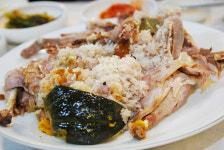 30년 전통의 한방 진흙오리구이…코다리찜과 3천원대 국수류도 인기