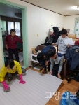 주교동, 원당중학교 학생들과 함께 독거노인 청소봉사 실시