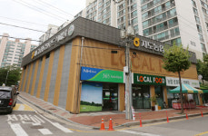더도 덜도 말고 로컬푸드직매장만 같아라