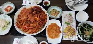 싱싱하고 푸짐한 해물로 한상